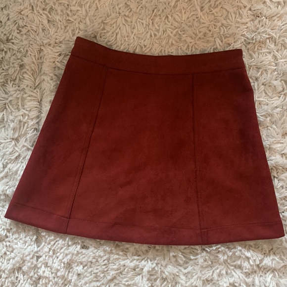 Forever 21 suede mini skirt. - Picture 3 of 3